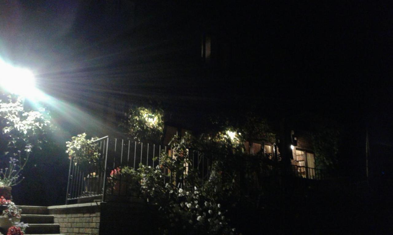 Woodpeckers Cottage B&B Pett Екстериор снимка