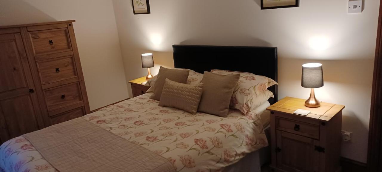 Woodpeckers Cottage B&B Pett Екстериор снимка