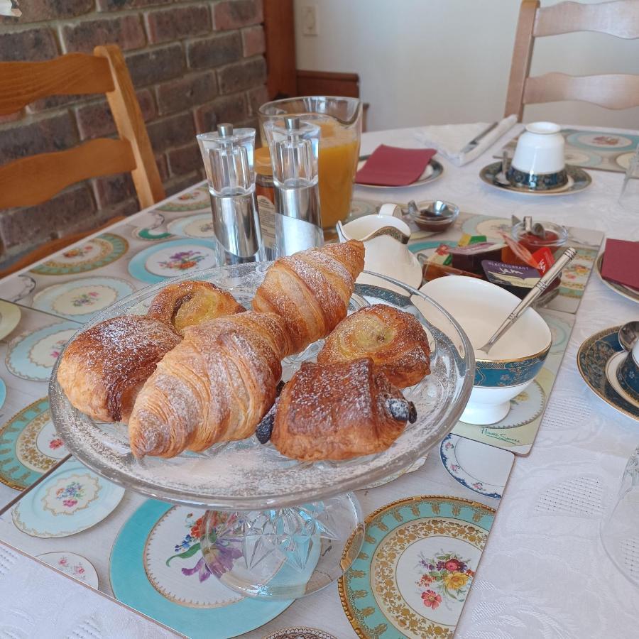 Woodpeckers Cottage B&B Pett Екстериор снимка